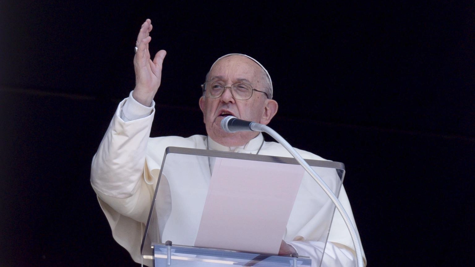 Il Papa, 'in Medio Oriente si fermi la spirale di violenza'