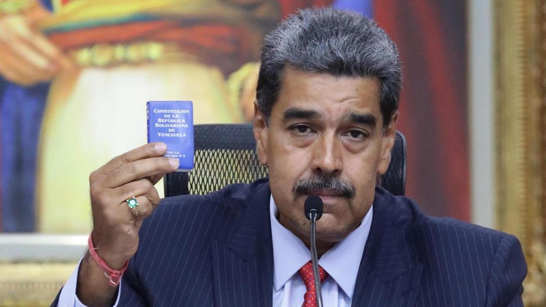 Maduro, non accetteremo che opposizione usurpi presidenza