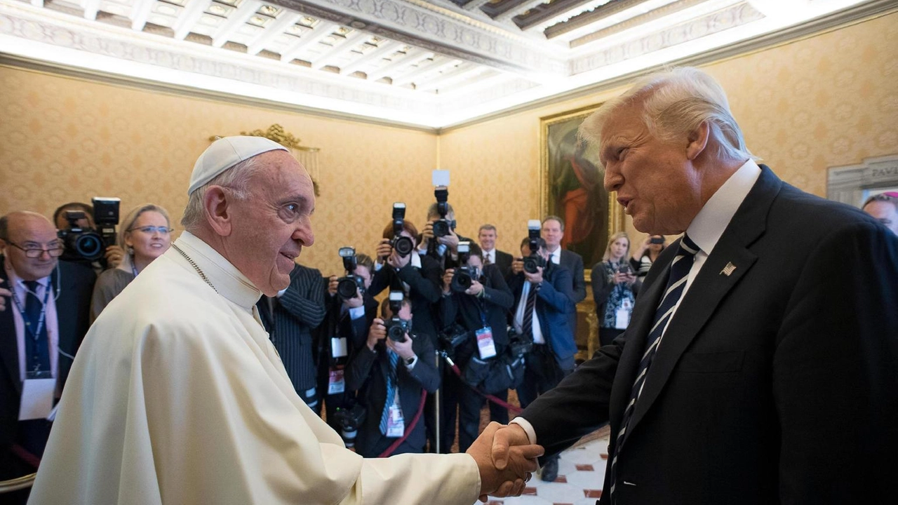 Il Papa auspica una società giusta e la pace mondiale nel messaggio al presidente americano Donald Trump.