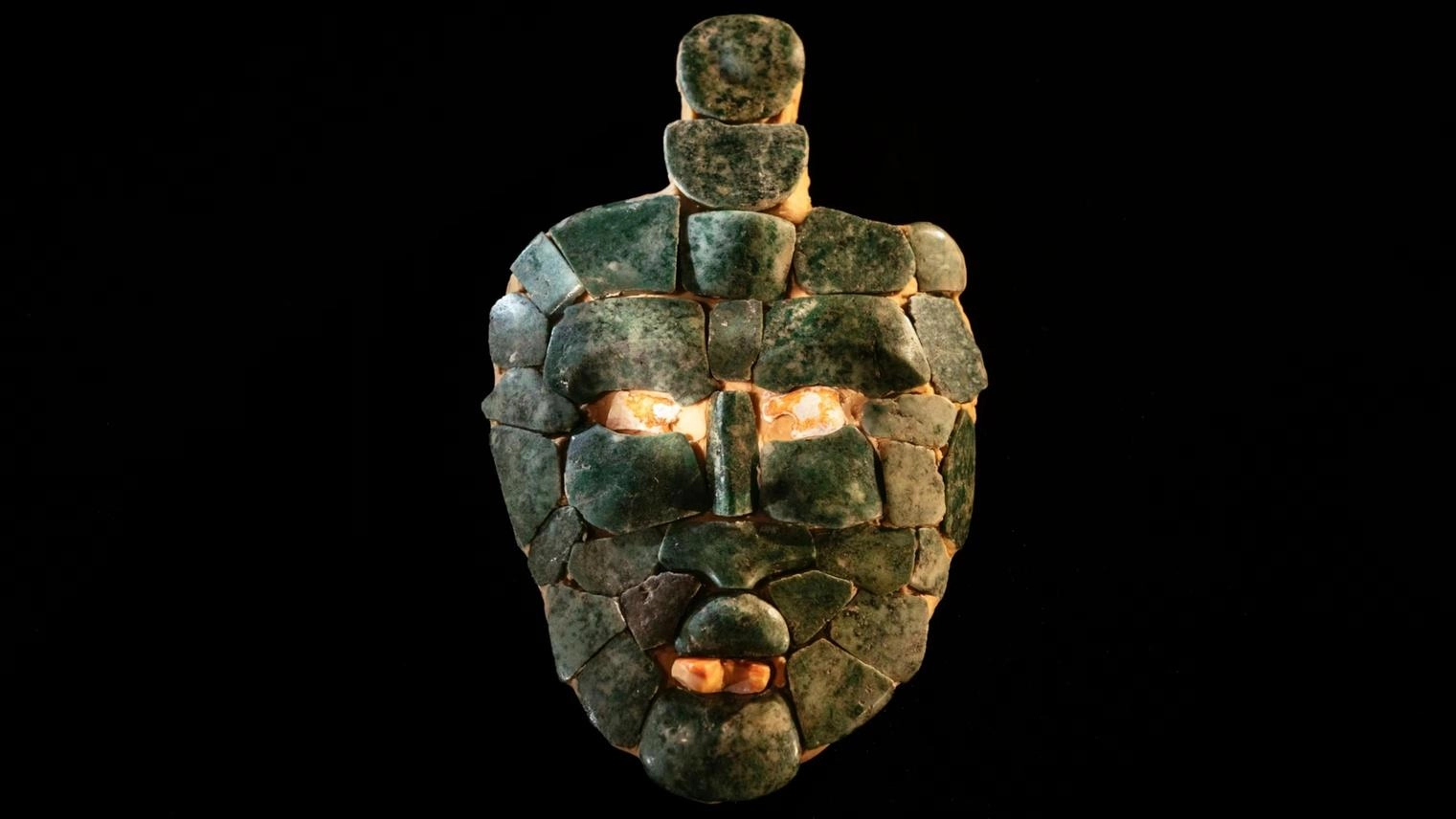 Maschera Maya di giada e conchiglie: nuova scoperta rivela antichi misteri