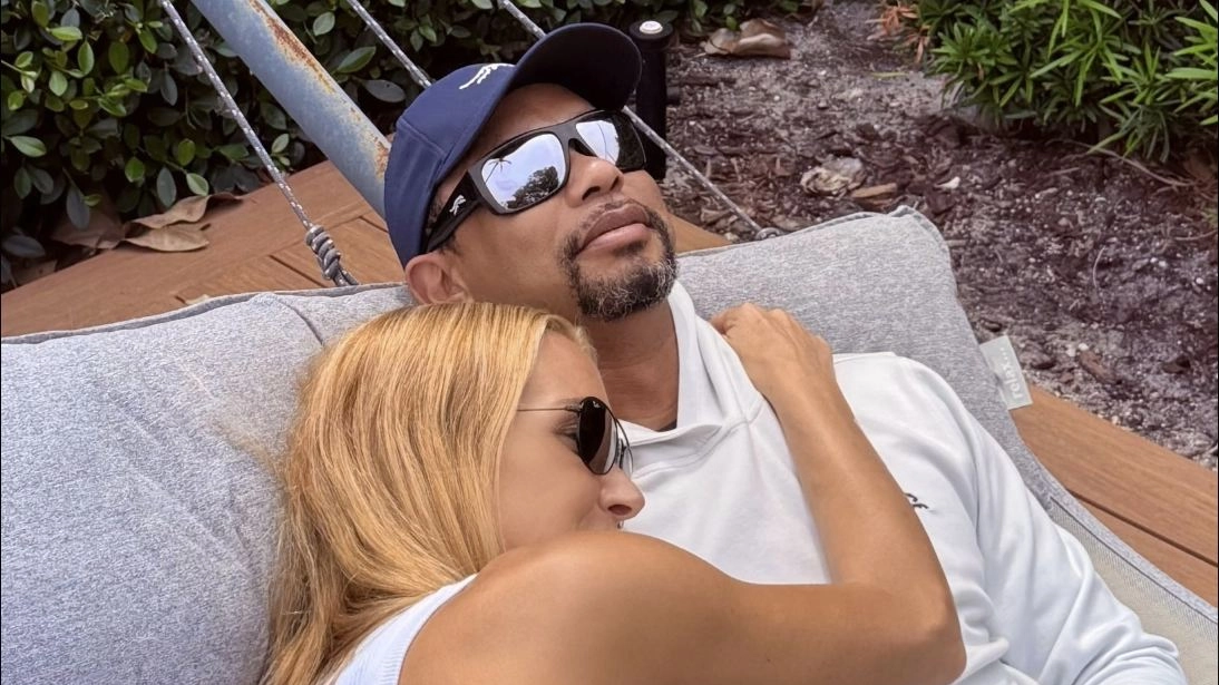 Tiger Woods e Vanessa Trump in una delle immagini postate dal campione di golf sul suo account X