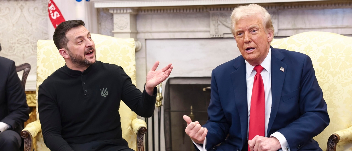 Trump irritato dall’abbigliamento di Zelensky. Ma i media ricordano: “Churchill andò da Roosevelt in tuta da aviatore”