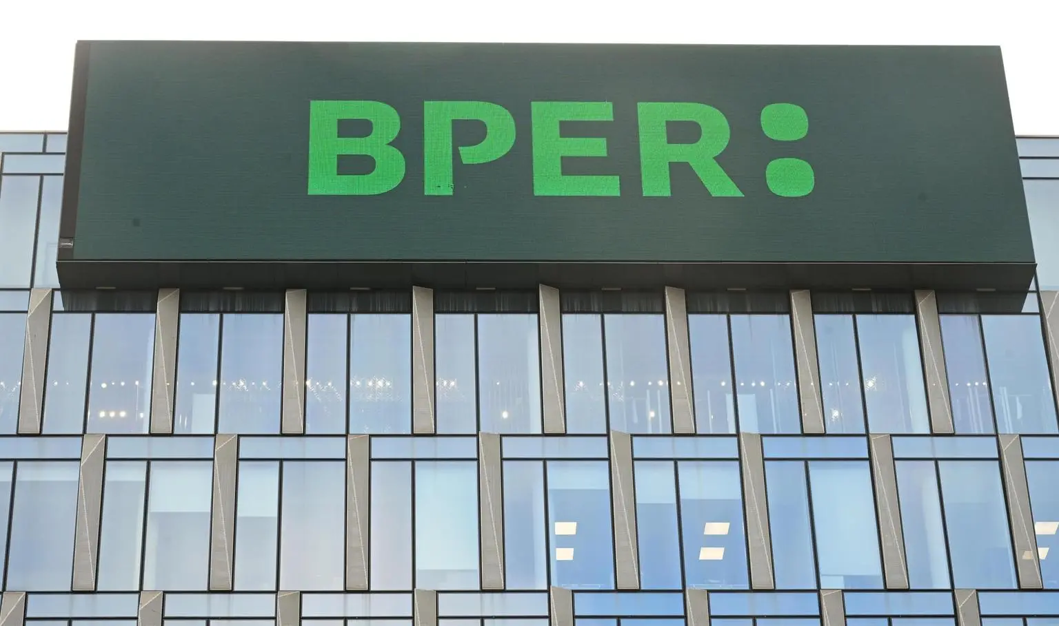 Bper lancia un'ops sulla Popolare di Sondrio