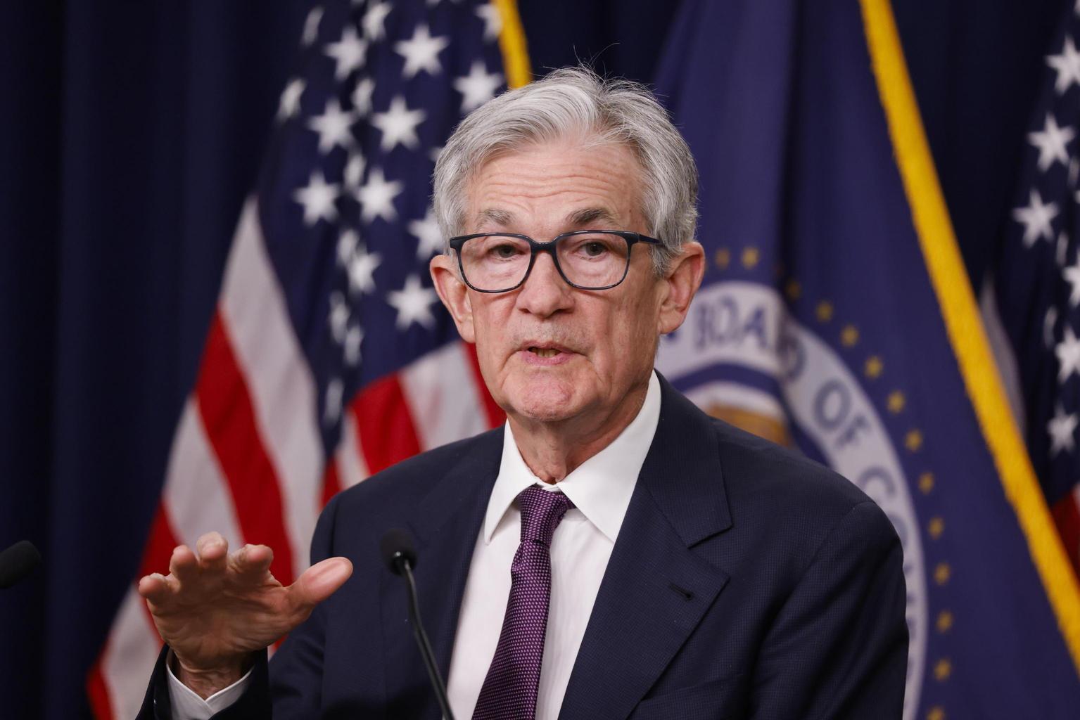 La Fed non ha fretta: Powell parla di inflazione e incertezza economica