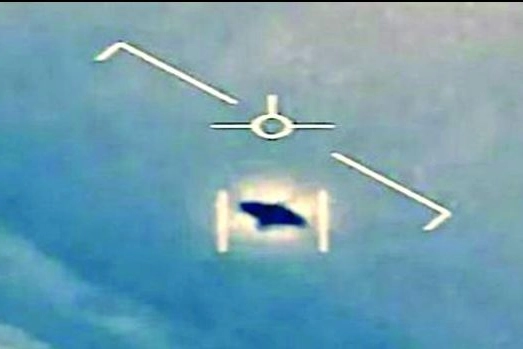 Ufo, un frame tratto da un video girato dalla Marina Usa