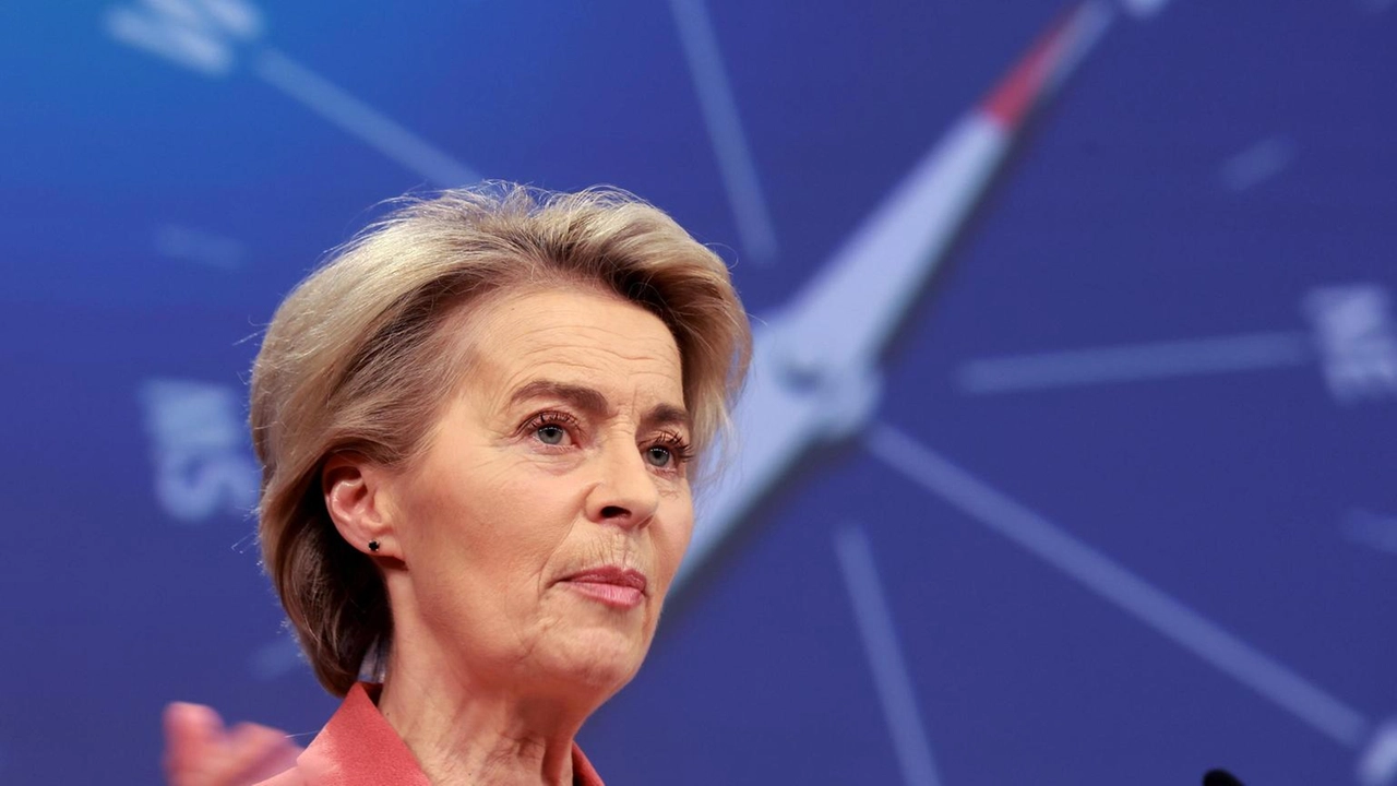 Ursula von der Leyen annuncia il piano per sostenere l'industria automobilistica europea nella sua transizione.