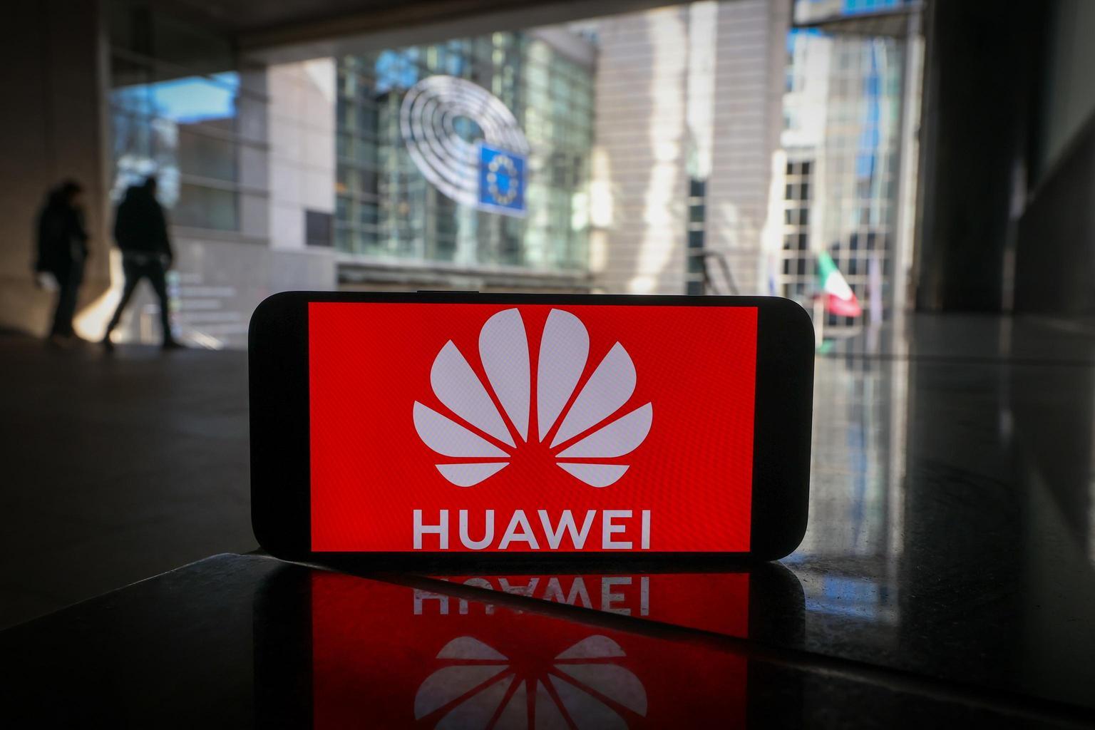 La Commissione Ue sospende contatti e incontri con Huawei