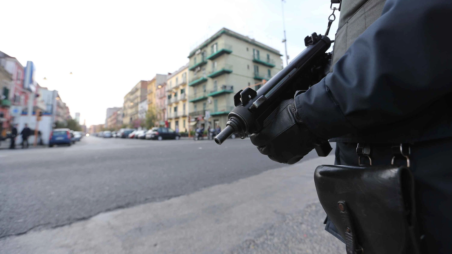 Blitz dei carabinieri al quartiere Ponticelli di Napoli: nove persone arrestate tra gli affiliati del Clan De Martino