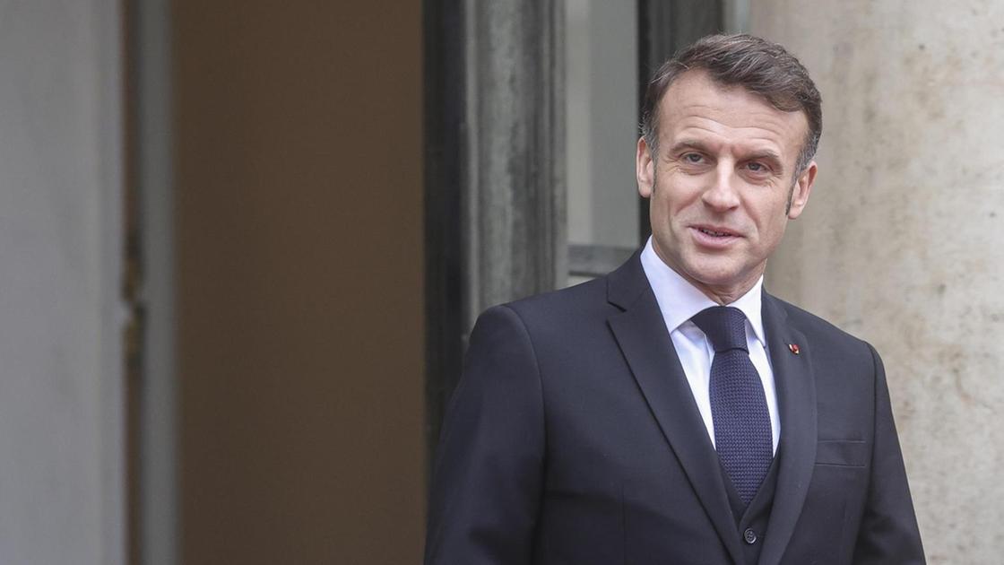 Macron critica i dazi USA e apre dibattito sulla dissuasione nucleare