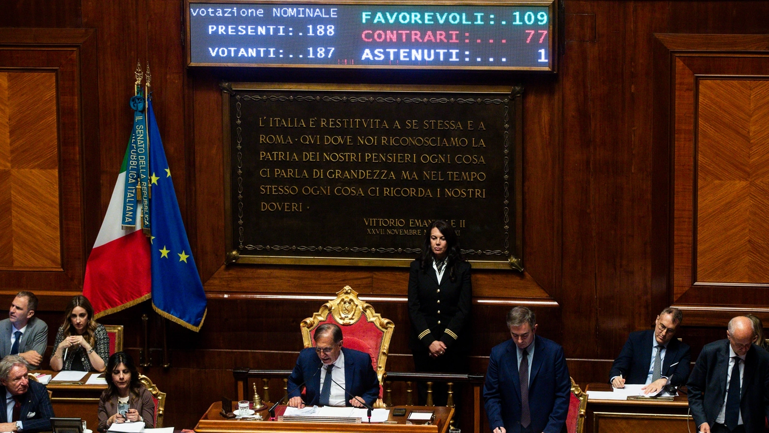 Il voto finale in aula al Senato al termine delle dichiarazioni di voto sul ddl premierato (Ansa)