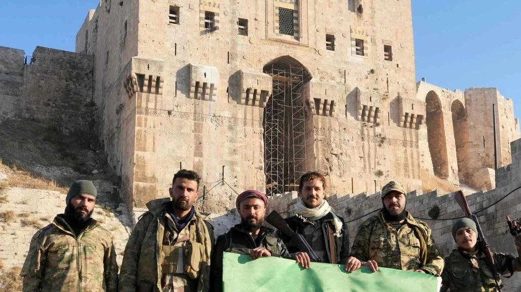 Aleppo in mano ai ribelli. Italiani tra i primi evacuati. Voci di golpe a Damasco