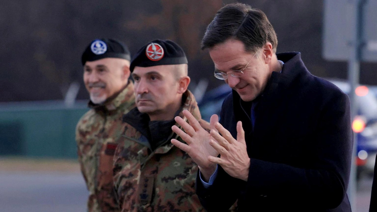 Mark Rutte elogia il contributo della Germania all'Ucraina ma critica le restrizioni sui missili Taurus.