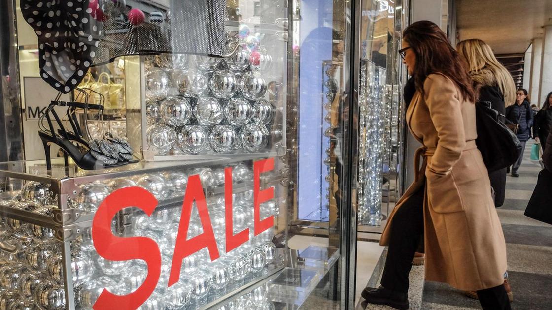 Saldi in Italia: Firenze domina lo shopping, Milano guida per spesa media