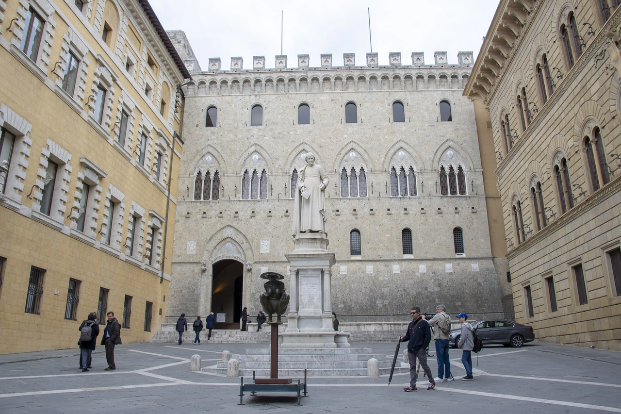 Piazza Salimbeni, sede della banca Monte dei Paschi di Siena