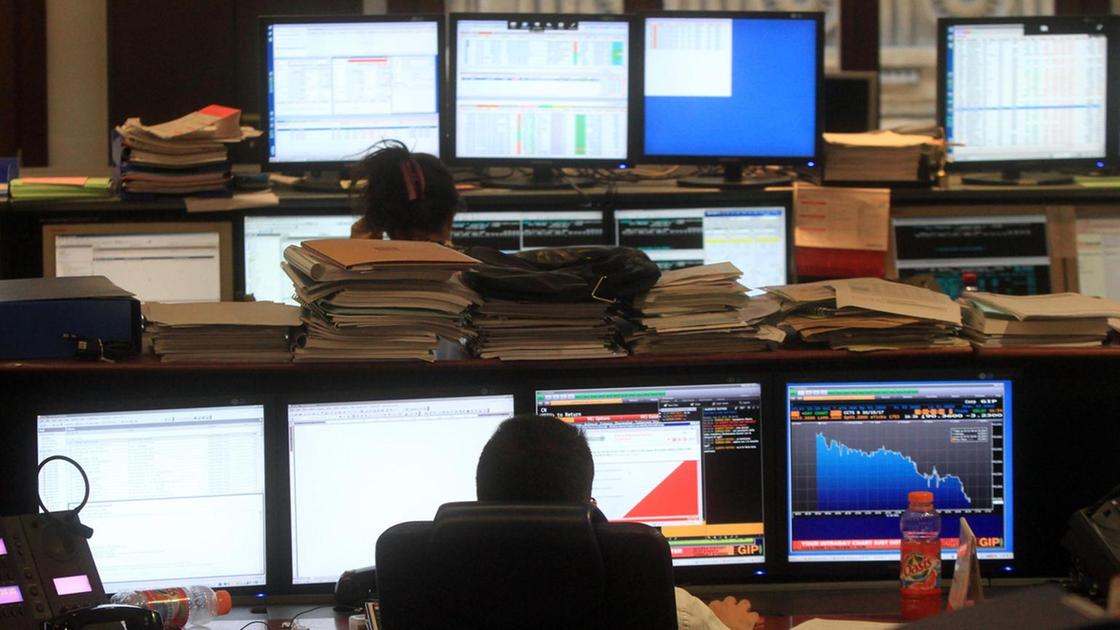 Spread Btp Bund si allarga a 128 punti, in tensione Oat francese