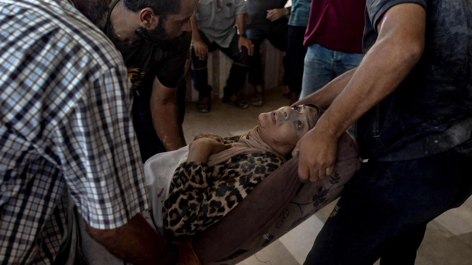 Media Gaza, '30 morti negli attacchi israeliani a Khan Younis'