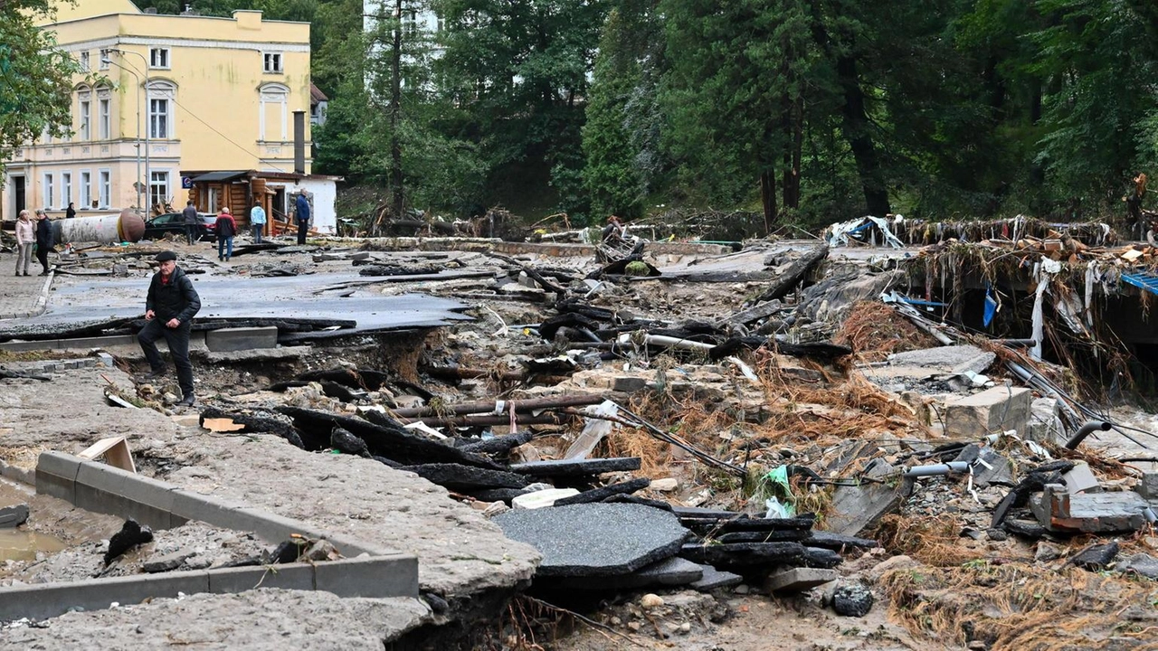 Sotto osservazione i due grandi fiumi. Sospese crociere