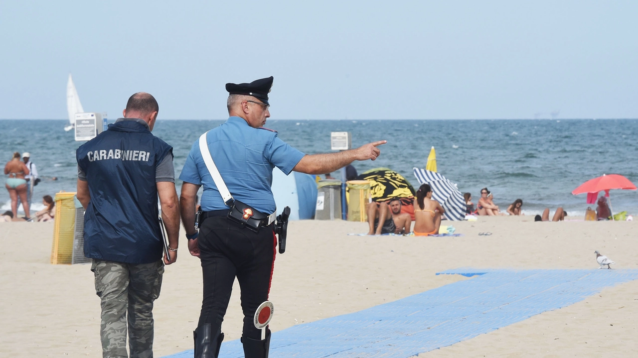 Carabinieri in spiaggia