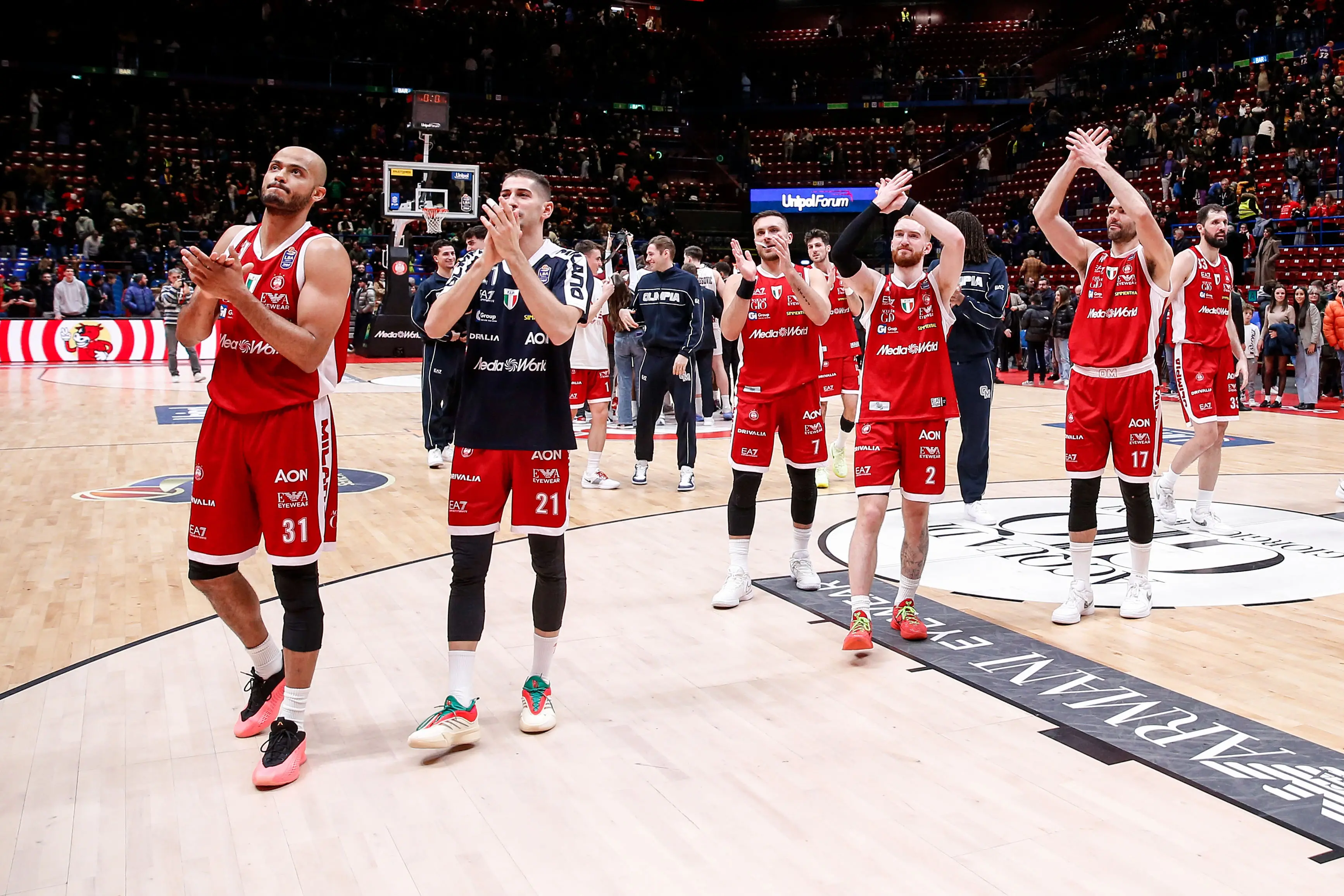 L’Olimpia Milano in corsia di sorpasso contro il Trapani festeggia il Natale con una vittoria