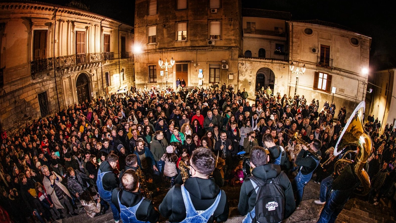 Un momento della processione notturna di dicembre 2023