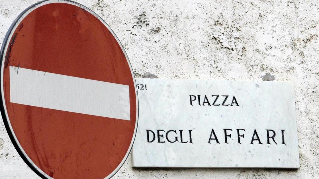 Borsa: Milano chiude debole con Cucinelli, Terna e Bper