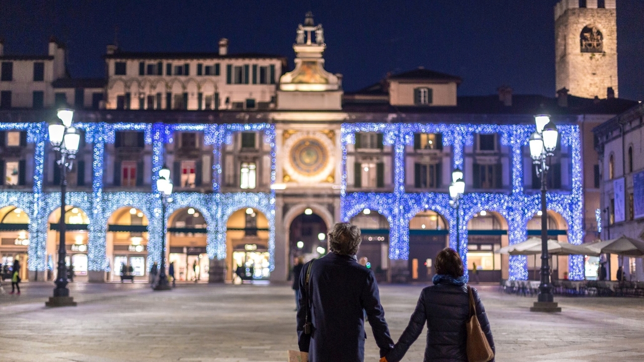 La magia del Natale accende Brescia e la sua provincia con un lungo calendario di eventi fra natività meccaniche, rievocazioni e dolci bontà sotto l’albero