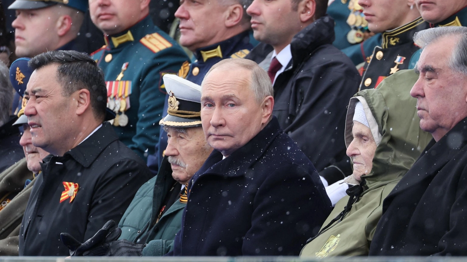 Vladimir Putin alla parata per la Giornata della vittoria (Ansa)