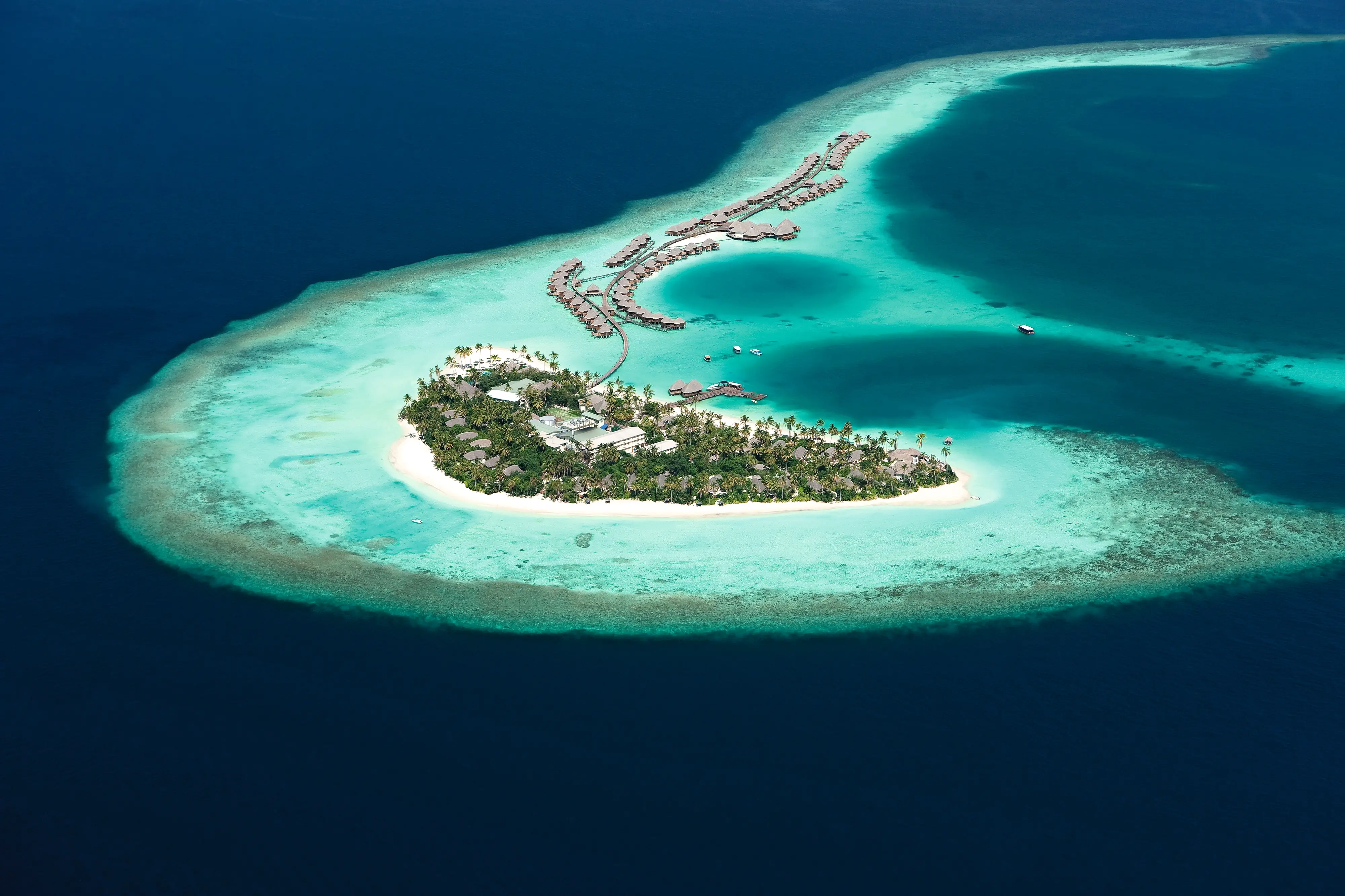 Le Maldive in ogni stagione: la vacanza da sogno nei resort che non chiudono mai