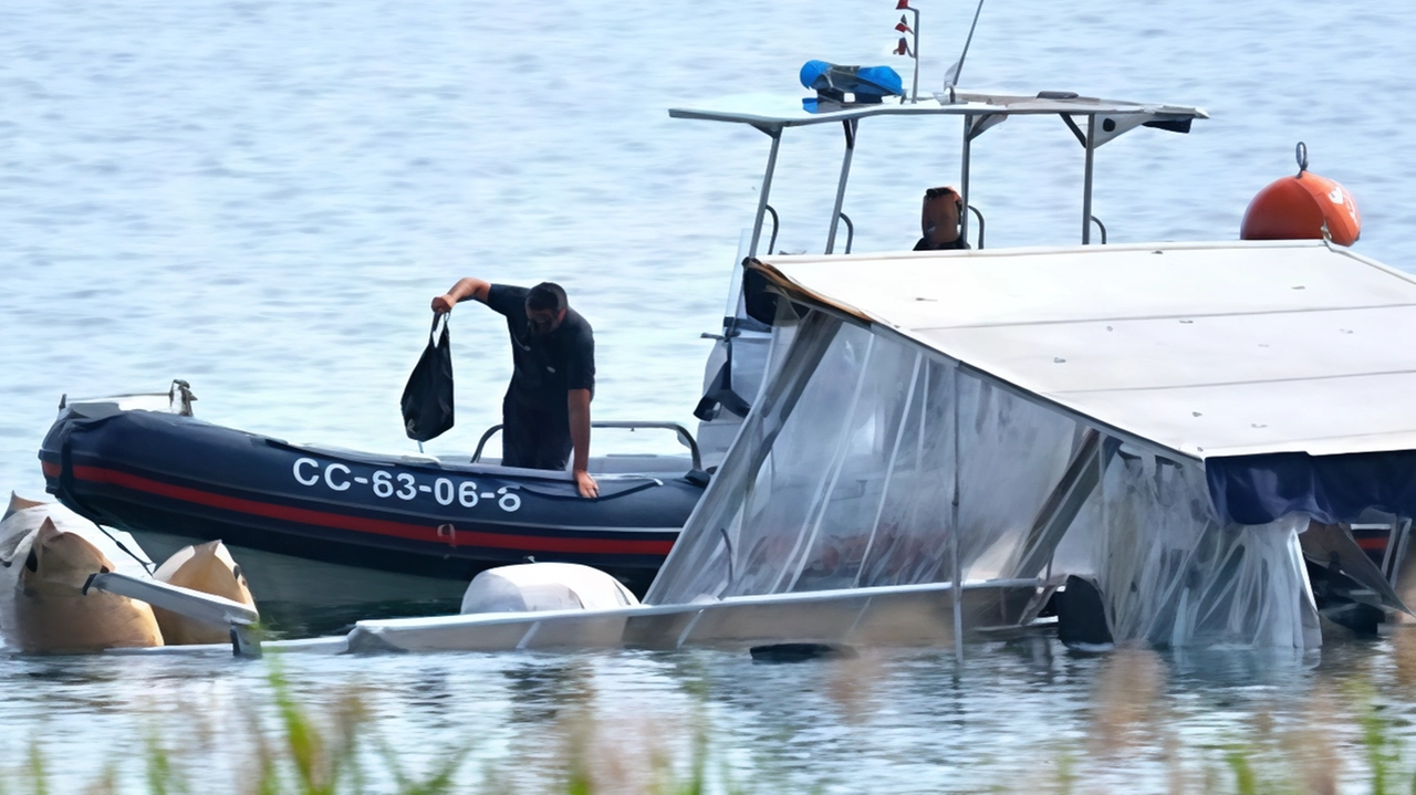 L’imbarcazione affondata il 29 maggio 2023 nel Lago Maggiore al largo di Lisanza (Varese). I morti furono 4, a bordo c’erano 007 israeliani