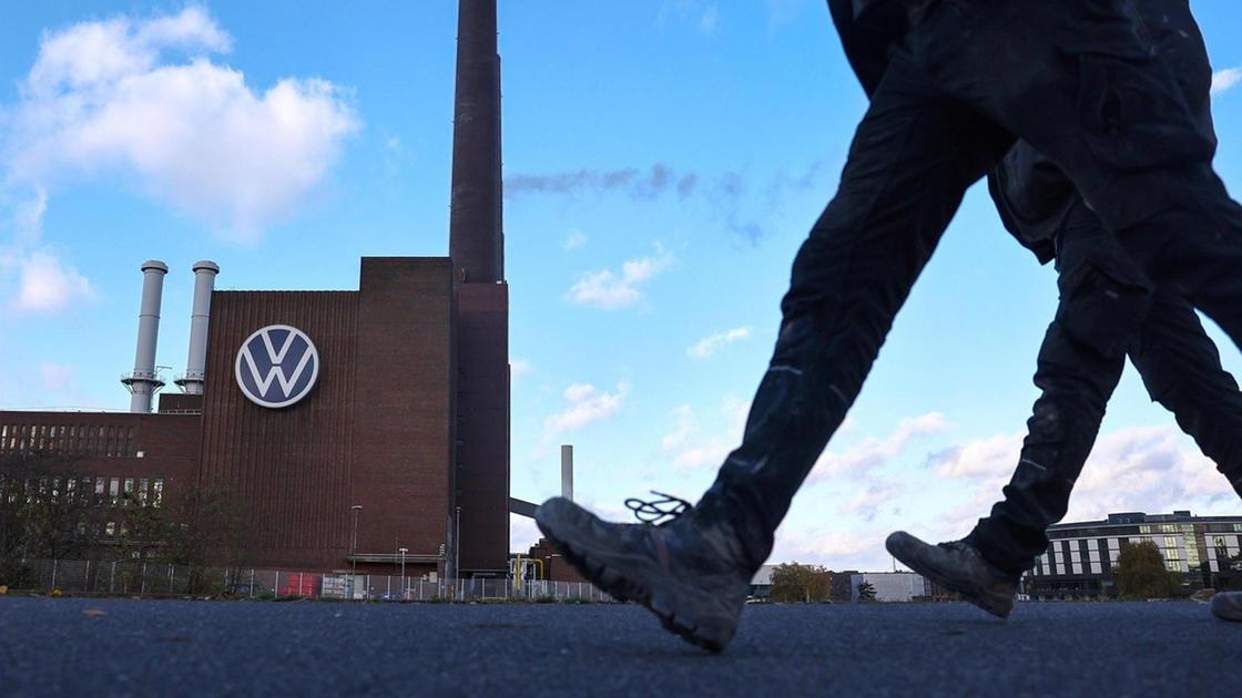 Volkswagen: calo delle consegne auto nel 2024, forte crescita in Nord e Sud America