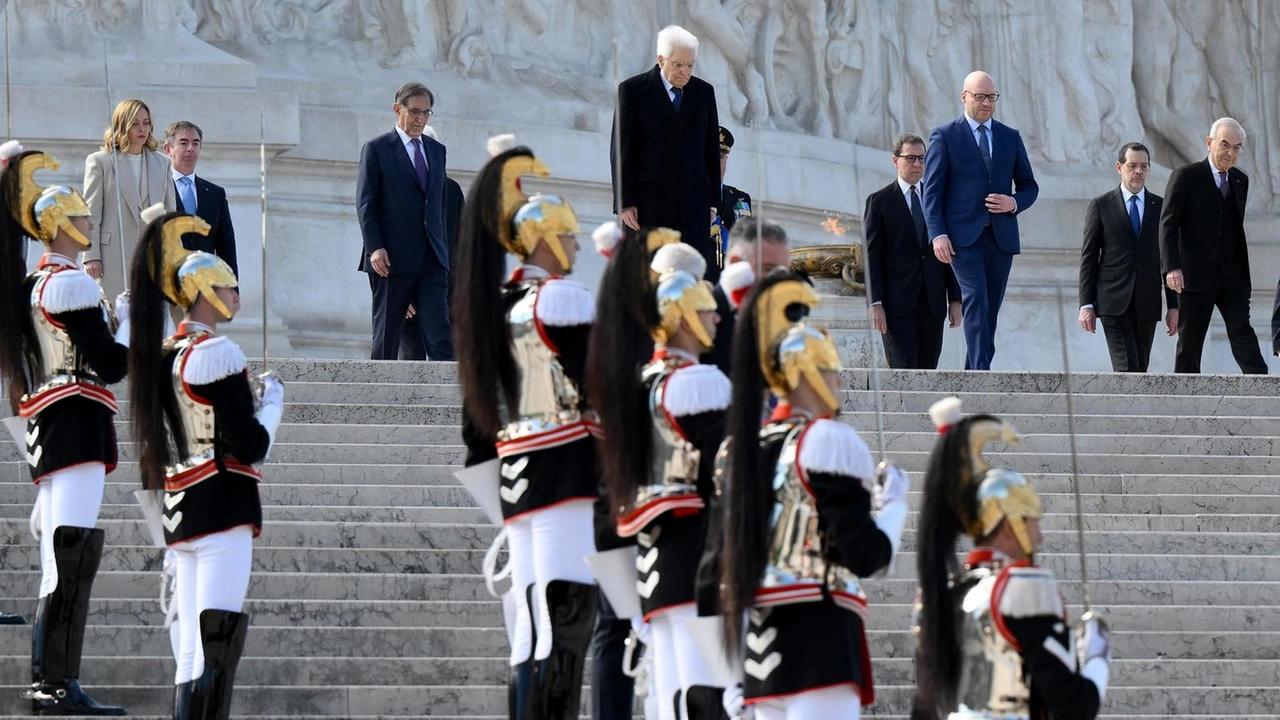 Il presidente Mattarella ricorda l'unità e i valori fondanti dell'Italia nella Giornata dell'Unità nazionale.