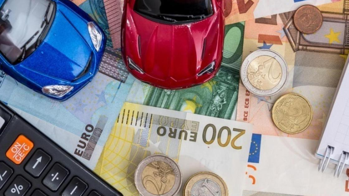 Ivass, a maggio costo polizze Rc Auto sale del 6% a 400 euro