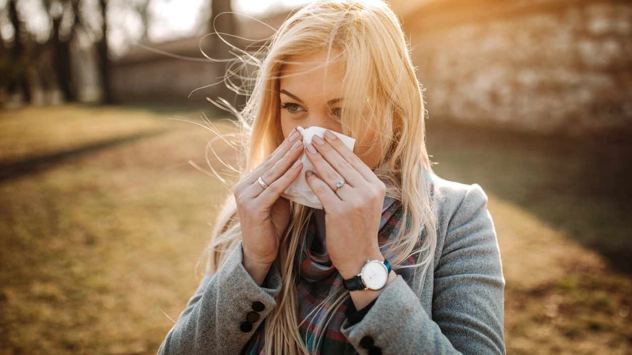 Con l’arrivo dell’autunno è possibile sperimentare una serie di fastidi che non per forza sono di carattere influenzale. Identificare la causa del malessere può essere molto utile