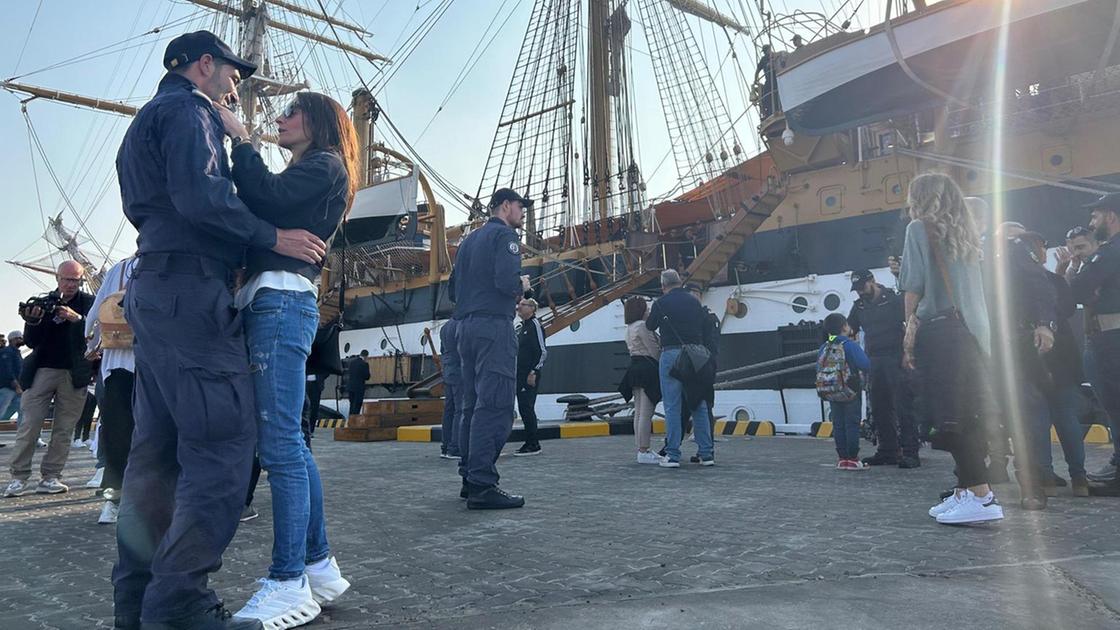 Amerigo Vespucci ad Abu Dhabi: tappa natalizia del tour mondiale della Marina Militare