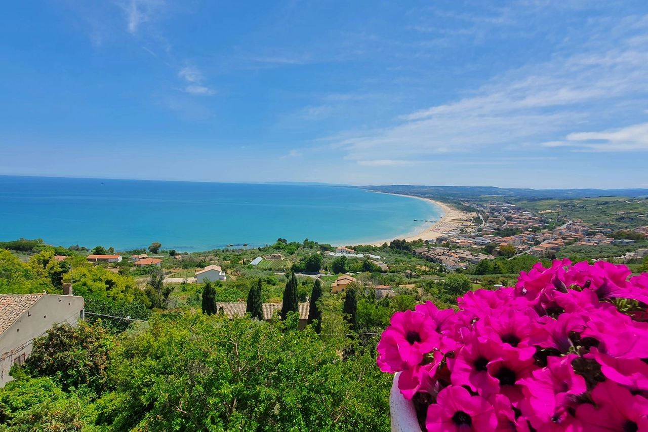 La spiaggia di Marina di Vasto dove si trova il parco archeologico sommerso (ph. Regione Abruzzo)