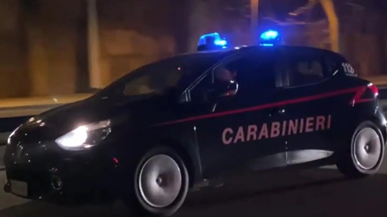 Genova, uomo ruba auto della polizia e si dirige verso Piacenza. Inseguimento nelle vie del centro (foto d’archivio)