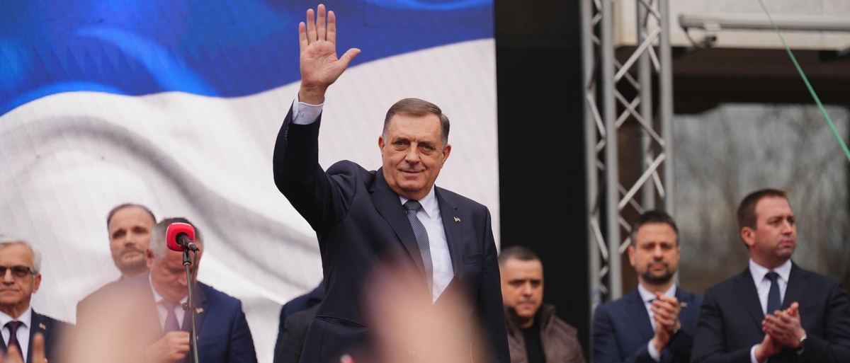 Bosnia di nuovo nel caos. “Arrestate il presidente Dodik”. Alta tensione fra i serbi e Sarajevo