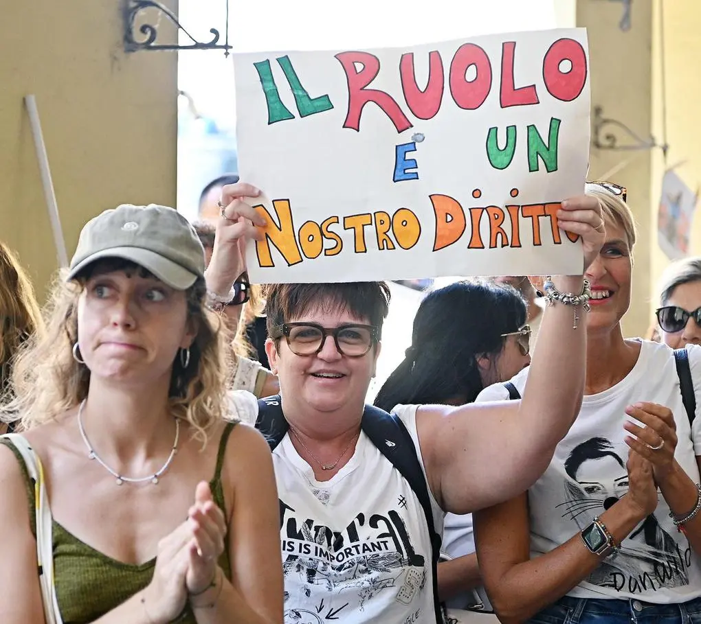 Studenti e precari in piazza insieme:: "Un’altra scuola è possibile"