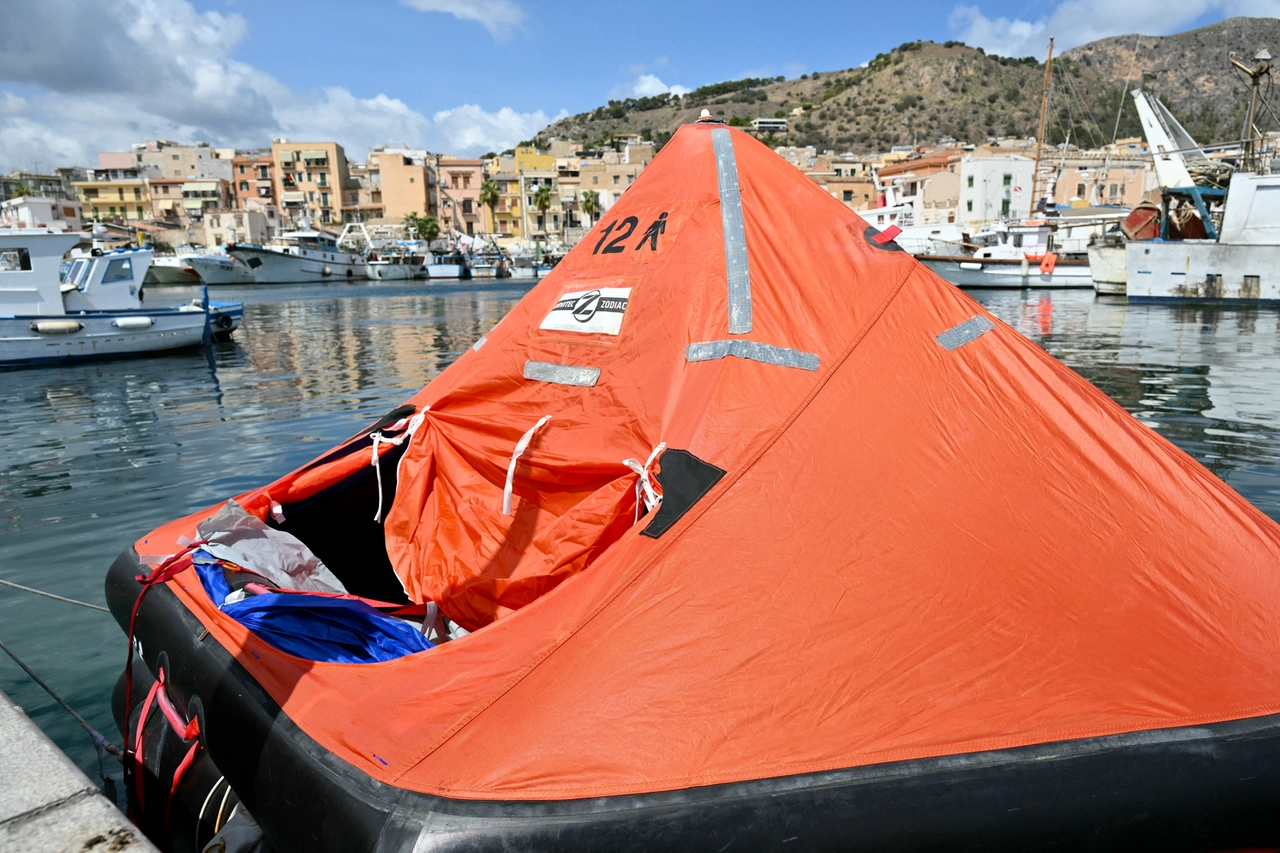 Naufragio del Bayesian a Palermo: questa mattina sono riprese le ricerche dei dispersi