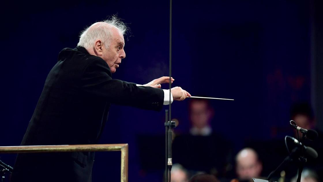 Daniel Barenboim annuncia di avere il Parkinson, ma continuerà a dirigere