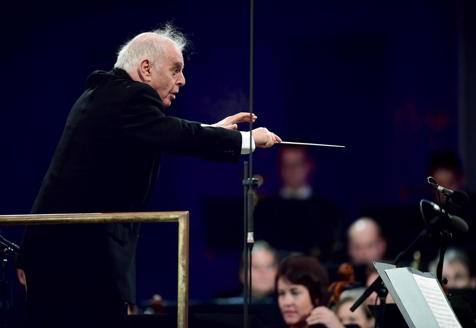 Daniel Barenboim annuncia di avere il Parkinson, ma continuerà a dirigere