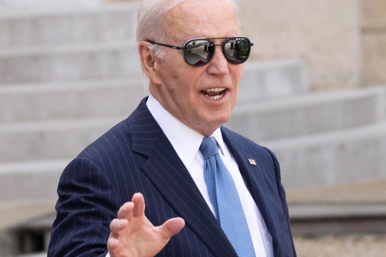 Il presidente degli Stati Uniti, Joe Biden, 81 anni, durante la recente visita in Francia per l’anniversario del D-Day