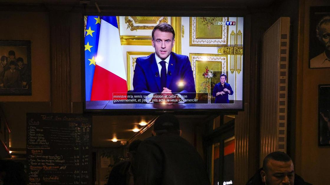 Sondaggio Figaro, 59% dei francesi vuole le dimissioni di Macron