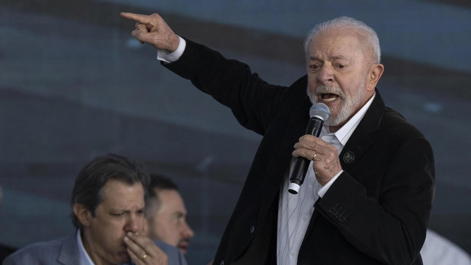 Francia, Lula brinda: dimostrata grandezza e maturità