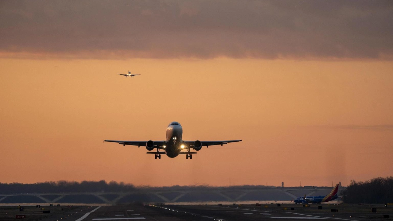 Media, sospesi decolli e atterraggi da aeroporto