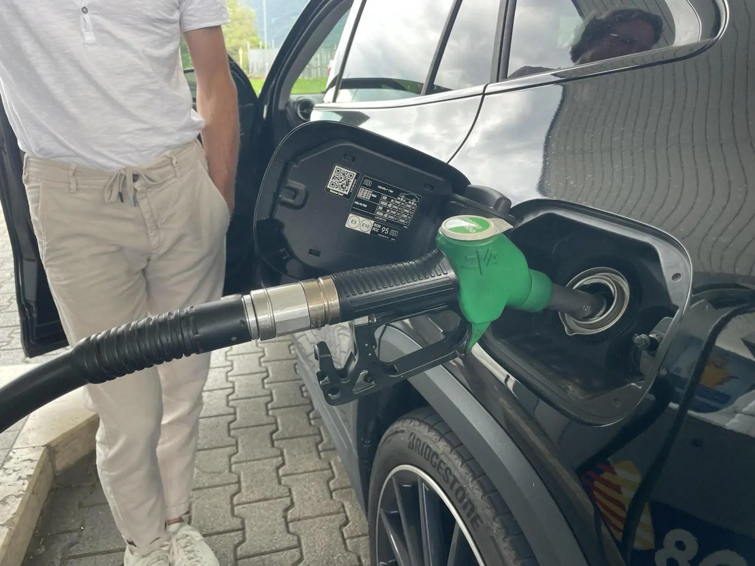 Crescono i prezzi dei carburanti: benzina a 1,81 euro e gasolio a 1,71 euro al litro