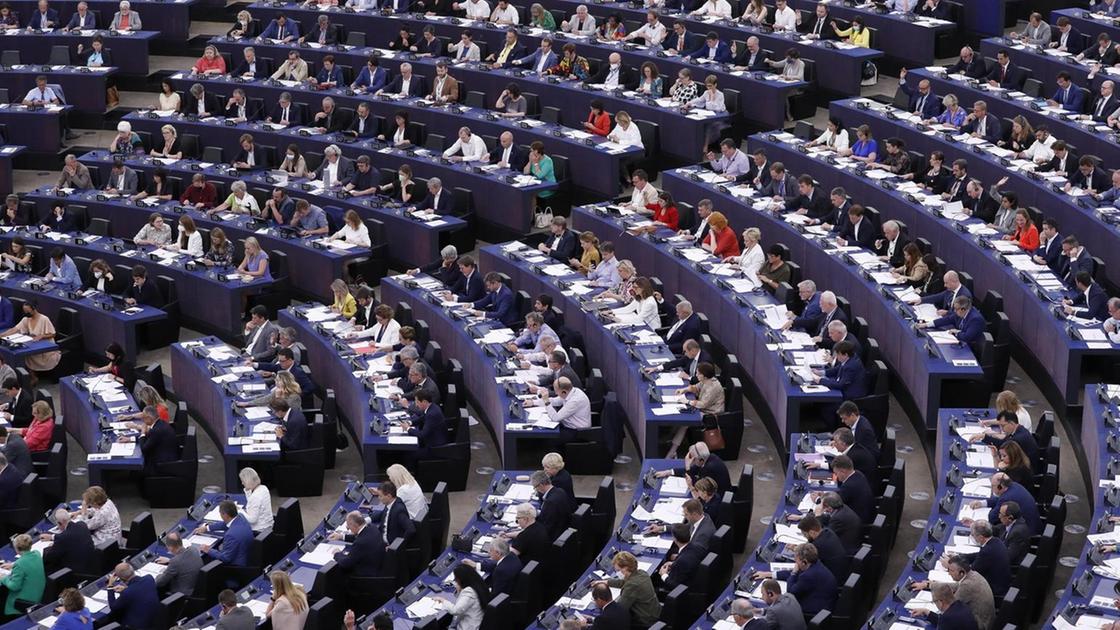 Il Parlamento europeo critica la Bce su inflazione e euro digitale