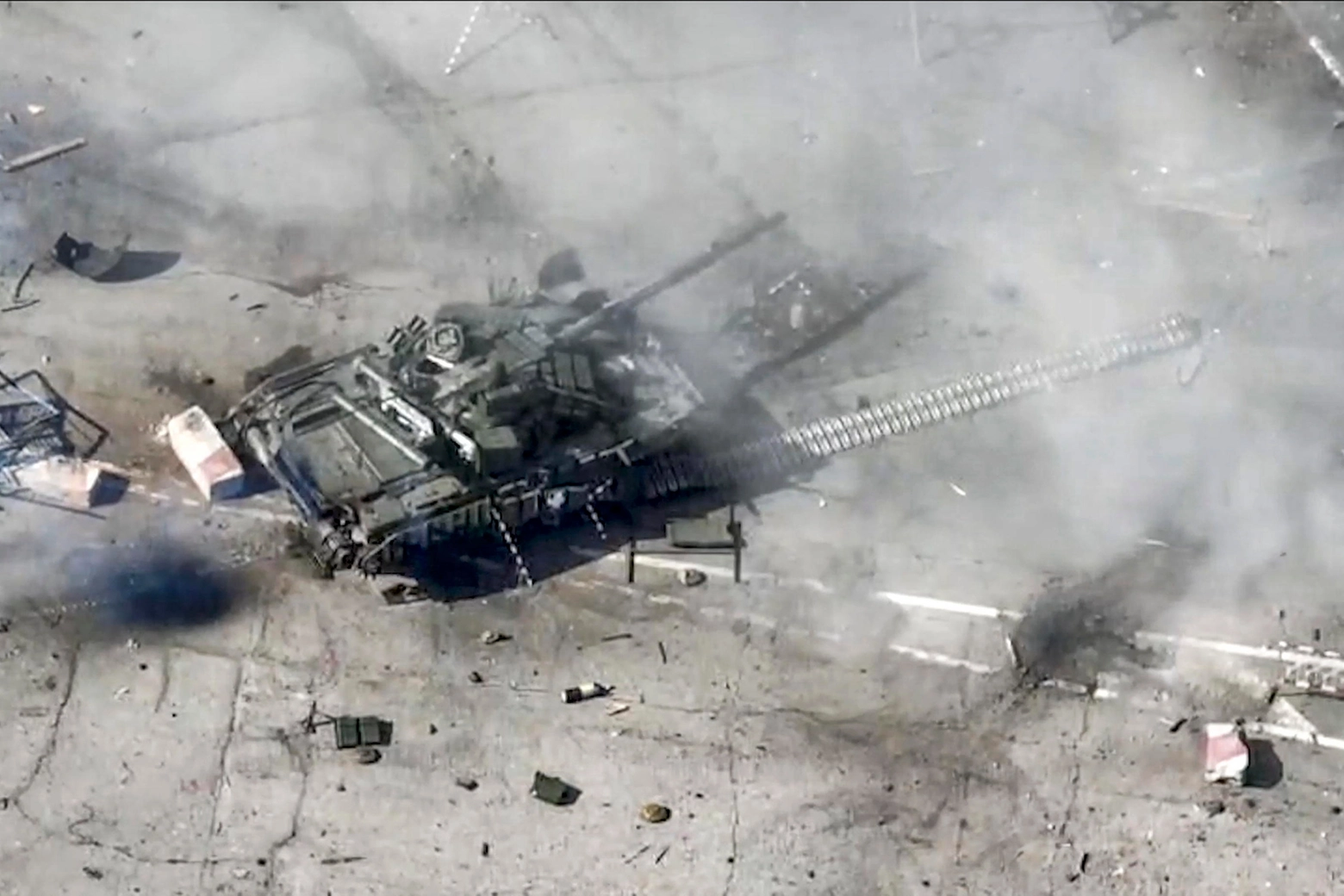 Equipaggiamento militare russo distrutto delle milizie partigiane filo ucraine nella regione di Belgorod