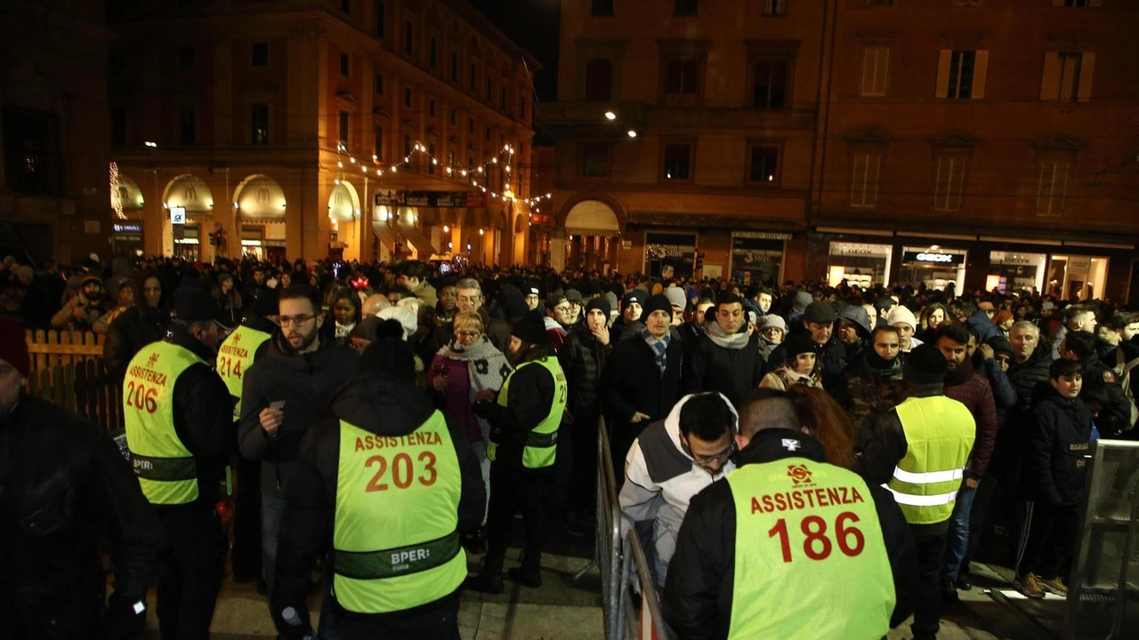 Il ministro Piantedosi invita i prefetti a vietare la presenza di soggetti pericolosi in aree urbane per migliorare la sicurezza.