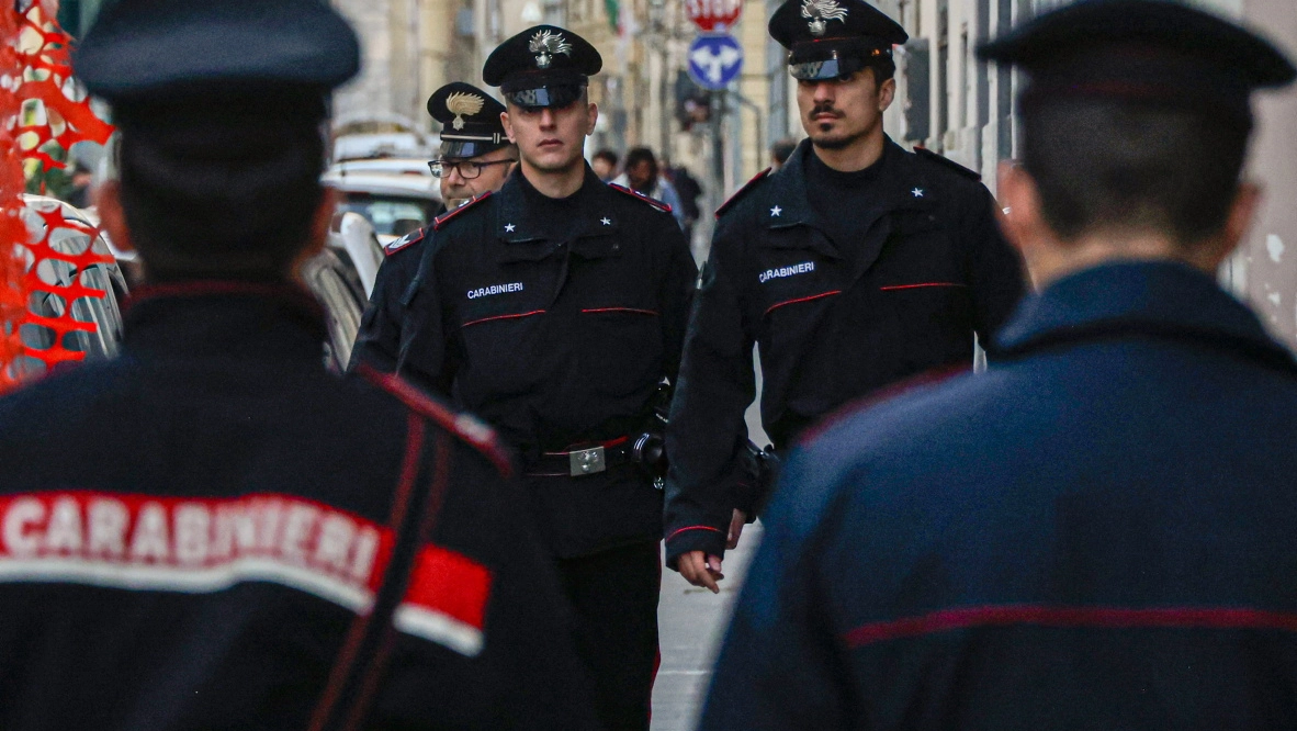 Carabinieri in azione (foto di archivio Germogli)